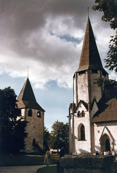 Vorschaubild Pfarrkirche, oktogonaler Westturm und Kastal (Burgturm)